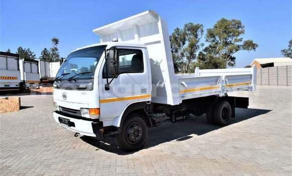 Buy Used Nissan UD White Truck in Inhambane in Inhambane Buy Used Nissan UD White Truck in Inhambane in Inhambane