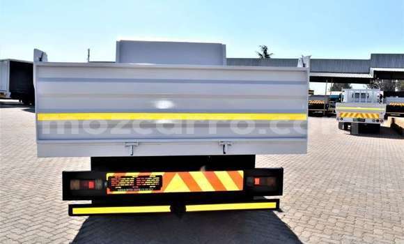 Buy Used Nissan UD White Truck in Inhambane in Inhambane Buy Used Nissan UD White Truck in Inhambane in Inhambane