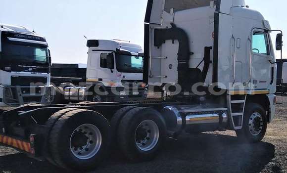 Buy Used Caterpillar 120 White Truck in Mabalane in Gaza Buy Used Caterpillar 120 White Truck in Mabalane in Gaza