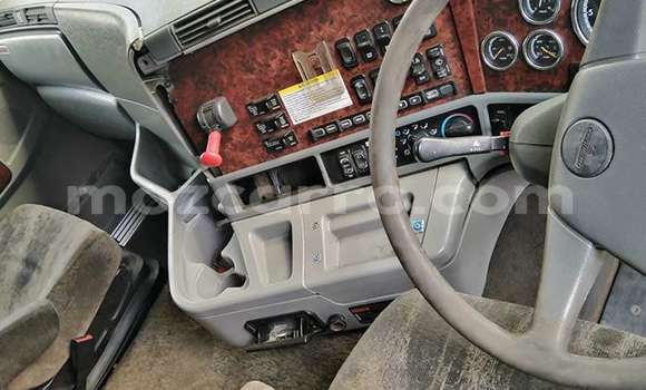 Buy Used Caterpillar 120 White Truck in Mabalane in Gaza Buy Used Caterpillar 120 White Truck in Mabalane in Gaza