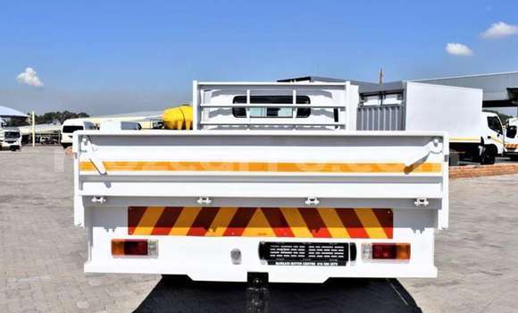 Buy Used Hino 300 Series White Truck in Maputo in Maputo Buy Used Hino 300 Series White Truck in Maputo in Maputo