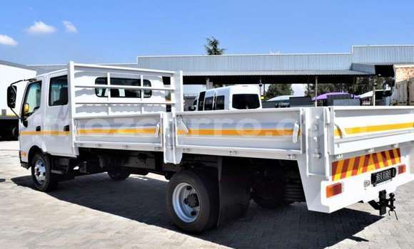 Buy Used Hino 300 Series White Truck in Maputo in Maputo Buy Used Hino 300 Series White Truck in Maputo in Maputo