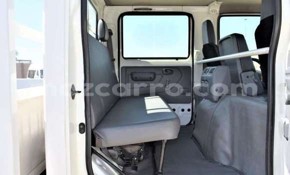 Buy Used Hino 300 Series White Truck in Maputo in Maputo Buy Used Hino 300 Series White Truck in Maputo in Maputo