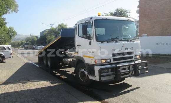 Buy Used Mitsubishi Canter White Truck in Inhambane in Inhambane Buy Used Mitsubishi Canter White Truck in Inhambane in Inhambane
