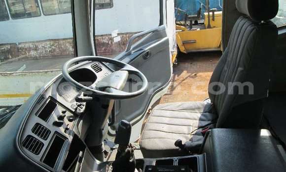 Buy Used Mitsubishi Canter White Truck in Inhambane in Inhambane Buy Used Mitsubishi Canter White Truck in Inhambane in Inhambane