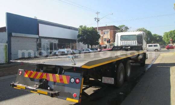 Buy Used Mitsubishi Canter White Truck in Inhambane in Inhambane Buy Used Mitsubishi Canter White Truck in Inhambane in Inhambane