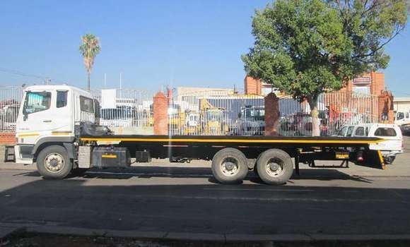 Buy Used Mitsubishi Canter White Truck in Inhambane in Inhambane Buy Used Mitsubishi Canter White Truck in Inhambane in Inhambane