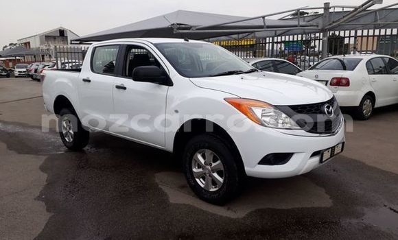 Comprar Usado Mazda BT-50 Branco Carro em Beira em Sofala Comprar Usado Mazda BT-50 Branco Carro em Beira em Sofala