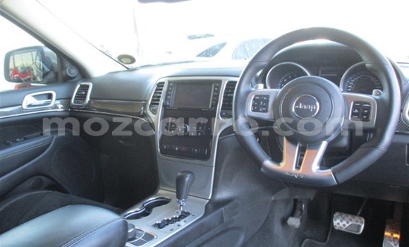 Comprar Usado Jeep Grand Cherokee SRT8 Prata Carro em Mutarara em Tete Comprar Usado Jeep Grand Cherokee SRT8 Prata Carro em Mutarara em Tete