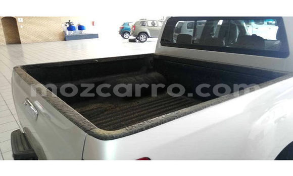 Nunua Ilio tumika Isuzu KB Nyeupe Gari ndani ya Beira nchini Sofala Nunua Ilio tumika Isuzu KB Nyeupe Gari ndani ya Beira nchini Sofala