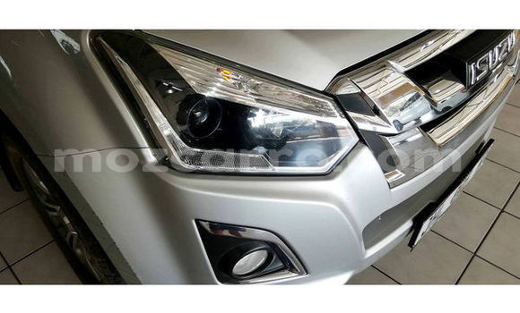 Nunua Ilio tumika Isuzu KB Nyeupe Gari ndani ya Beira nchini Sofala Nunua Ilio tumika Isuzu KB Nyeupe Gari ndani ya Beira nchini Sofala