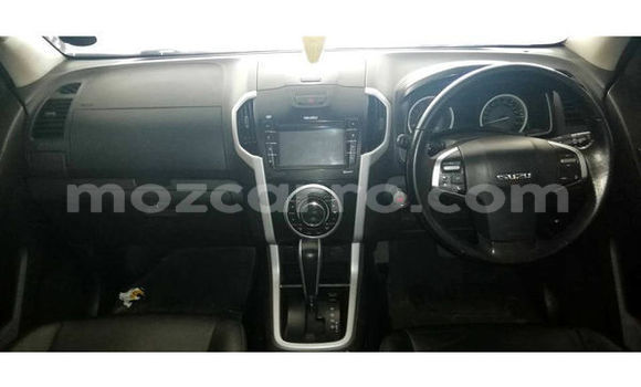 Nunua Ilio tumika Isuzu KB Nyeupe Gari ndani ya Beira nchini Sofala Nunua Ilio tumika Isuzu KB Nyeupe Gari ndani ya Beira nchini Sofala