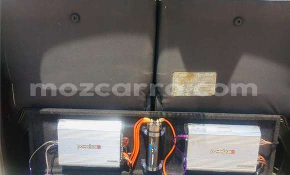 Comprar Usado Toyota Hiace Branco Carro em Beira em Sofala Comprar Usado Toyota Hiace Branco Carro em Beira em Sofala