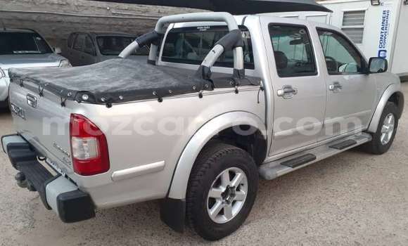 Comprar Usado Isuzu KB Prata Carro em Maputo em Maputo Comprar Usado Isuzu KB Prata Carro em Maputo em Maputo