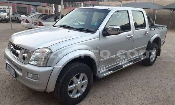 Comprar Usado Isuzu KB Prata Carro em Maputo em Maputo Comprar Usado Isuzu KB Prata Carro em Maputo em Maputo