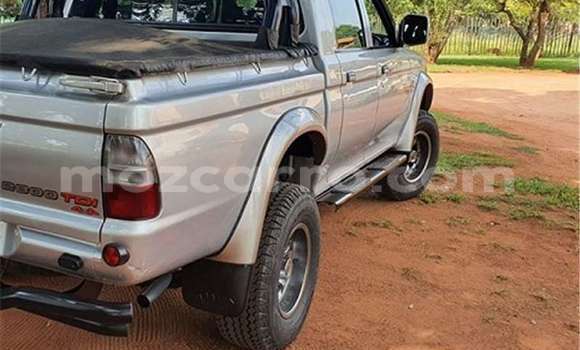 Comprar Usado Mitsubishi Colt Prata Carro em Maputo em Maputo Comprar Usado Mitsubishi Colt Prata Carro em Maputo em Maputo