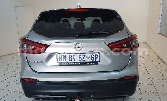 Comprar Usado Nissan Qashqai Prata Carro em Mutarara em Tete Comprar Usado Nissan Qashqai Prata Carro em Mutarara em Tete