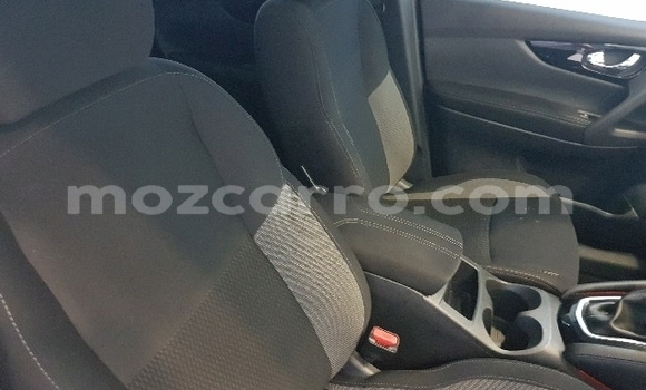 Comprar Usado Nissan Qashqai Prata Carro em Mutarara em Tete Comprar Usado Nissan Qashqai Prata Carro em Mutarara em Tete