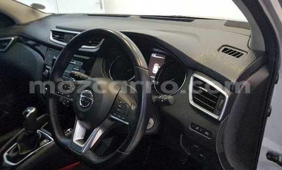 Comprar Usado Nissan Qashqai Prata Carro em Mutarara em Tete Comprar Usado Nissan Qashqai Prata Carro em Mutarara em Tete