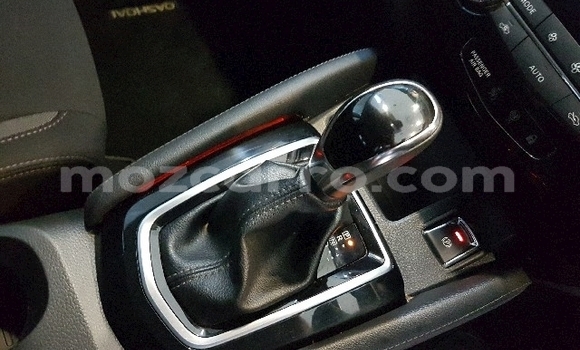 Comprar Usado Nissan Qashqai Prata Carro em Mutarara em Tete Comprar Usado Nissan Qashqai Prata Carro em Mutarara em Tete