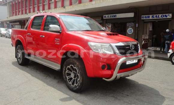 Comprar Usado Toyota Hilux Vermelho Carro em Beira em Sofala Comprar Usado Toyota Hilux Vermelho Carro em Beira em Sofala