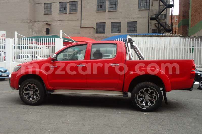 Big with watermark toyota hilux sofala beira 8168