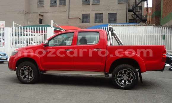Comprar Usado Toyota Hilux Vermelho Carro em Beira em Sofala Comprar Usado Toyota Hilux Vermelho Carro em Beira em Sofala