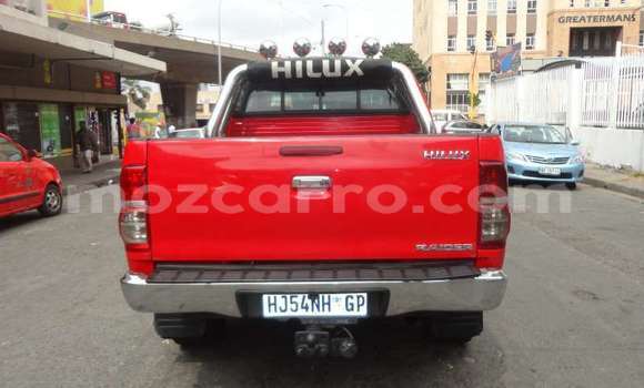 Comprar Usado Toyota Hilux Vermelho Carro em Beira em Sofala Comprar Usado Toyota Hilux Vermelho Carro em Beira em Sofala