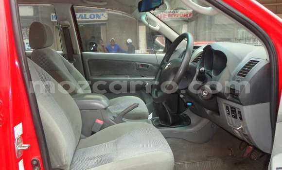Comprar Usado Toyota Hilux Vermelho Carro em Beira em Sofala Comprar Usado Toyota Hilux Vermelho Carro em Beira em Sofala