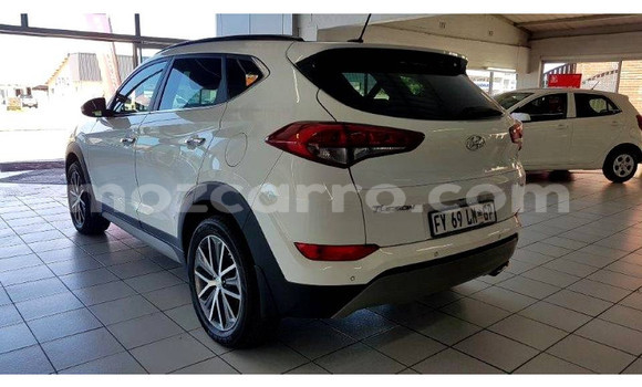 Comprar Usado Hyundai Tucson Branco Carro em Mutarara em Tete Comprar Usado Hyundai Tucson Branco Carro em Mutarara em Tete