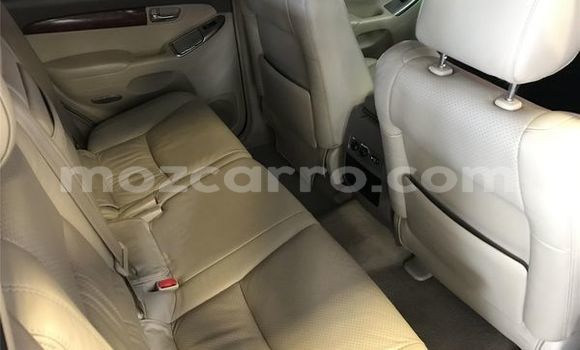 Comprar Usado Toyota Land Cruiser Prado Branco Carro em Beira em Sofala Comprar Usado Toyota Land Cruiser Prado Branco Carro em Beira em Sofala