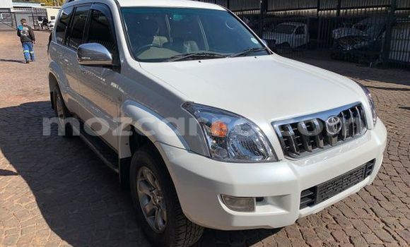 Comprar Usado Toyota Land Cruiser Prado Branco Carro em Beira em Sofala Comprar Usado Toyota Land Cruiser Prado Branco Carro em Beira em Sofala