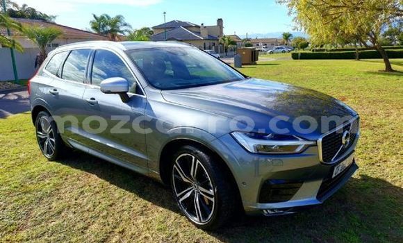 Comprar Usado Volvo C70 Prata Carro em Beira em Sofala