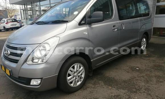 Comprar Usado Hyundai H1 Prata Carro em Mutarara em Tete Comprar Usado Hyundai H1 Prata Carro em Mutarara em Tete