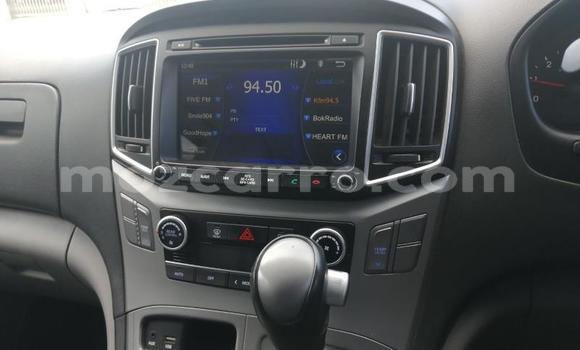 Comprar Usado Hyundai H1 Prata Carro em Mutarara em Tete Comprar Usado Hyundai H1 Prata Carro em Mutarara em Tete