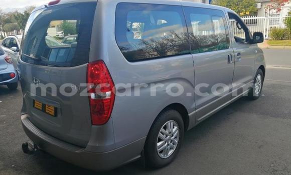 Comprar Usado Hyundai H1 Prata Carro em Mutarara em Tete Comprar Usado Hyundai H1 Prata Carro em Mutarara em Tete