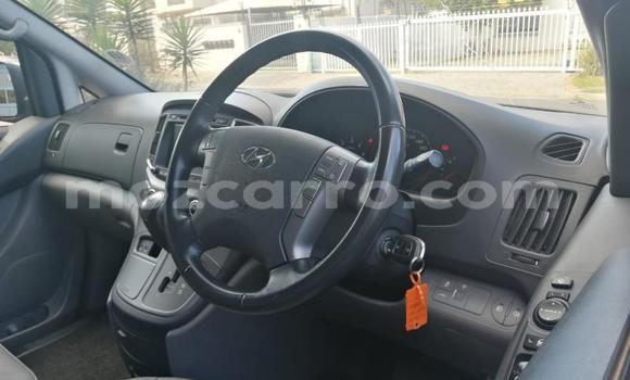 Comprar Usado Hyundai H1 Prata Carro em Mutarara em Tete Comprar Usado Hyundai H1 Prata Carro em Mutarara em Tete