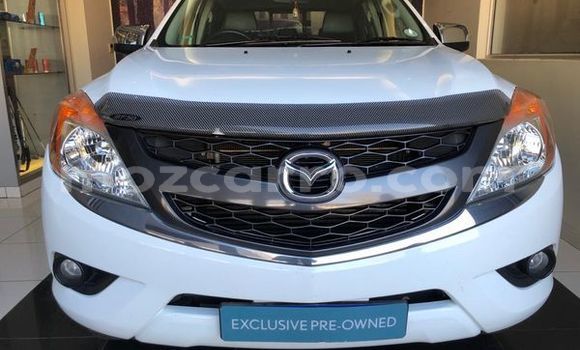 Comprar Usado Mazda BT-50 Branco Carro em Beira em Sofala