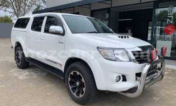 Comprar Usado Toyota Hilux Branco Carro em Beira em Sofala Comprar Usado Toyota Hilux Branco Carro em Beira em Sofala
