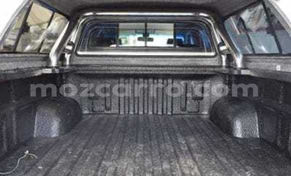 Comprar Usado Toyota Hilux Branco Carro em Beira em Sofala Comprar Usado Toyota Hilux Branco Carro em Beira em Sofala