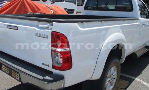 Comprar Usado Toyota Hilux Branco Carro em Balama em Cabo Delgado Comprar Usado Toyota Hilux Branco Carro em Balama em Cabo Delgado