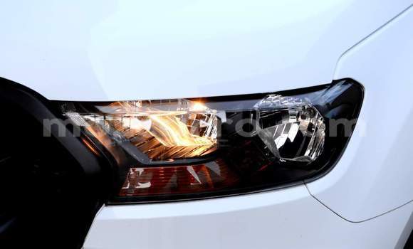 Comprar Usado Ford Ranger Branco Carro em Beira em Sofala Comprar Usado Ford Ranger Branco Carro em Beira em Sofala