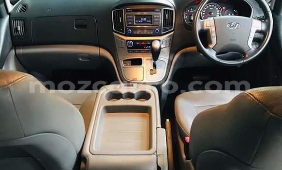 Comprar Usado Hyundai H1 Branco Carro em Beira em Sofala Comprar Usado Hyundai H1 Branco Carro em Beira em Sofala