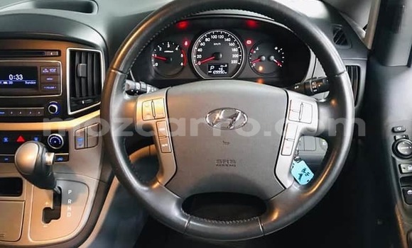 Comprar Usado Hyundai H1 Branco Carro em Beira em Sofala Comprar Usado Hyundai H1 Branco Carro em Beira em Sofala