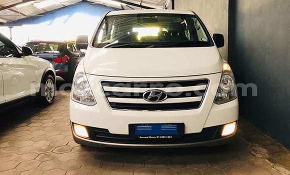 Comprar Usado Hyundai H1 Branco Carro em Beira em Sofala Comprar Usado Hyundai H1 Branco Carro em Beira em Sofala
