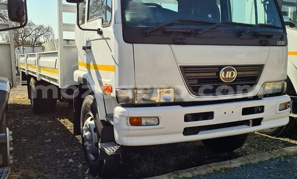 Comprar Usado Nissan UD Branco Caminhão em Maputo em Maputo