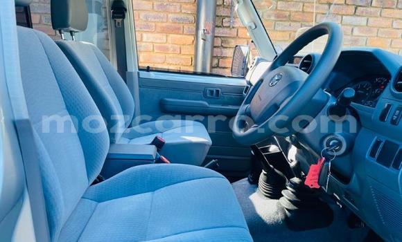 Comprar Usado Toyota Land Cruiser Prata Carro em Maputo em Maputo Comprar Usado Toyota Land Cruiser Prata Carro em Maputo em Maputo