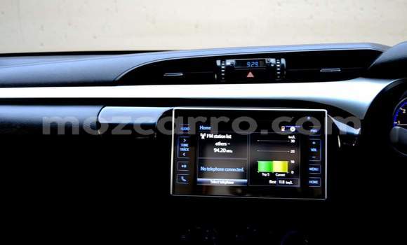 Comprar Usado Toyota Hilux Branco Carro em Beira em Sofala Comprar Usado Toyota Hilux Branco Carro em Beira em Sofala