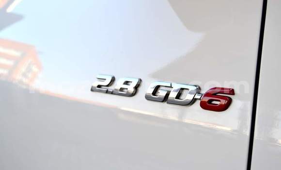 Comprar Usado Toyota Hilux Branco Carro em Beira em Sofala Comprar Usado Toyota Hilux Branco Carro em Beira em Sofala