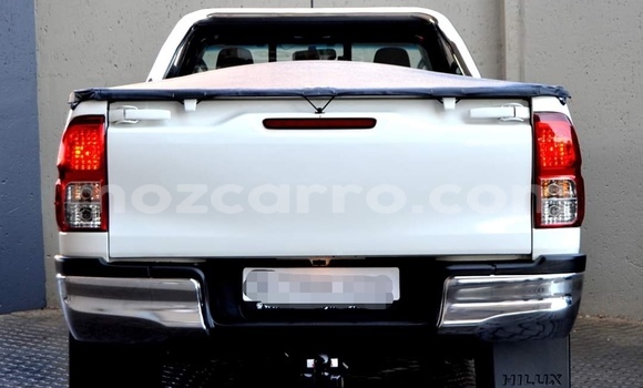Comprar Usado Toyota Hilux Branco Carro em Beira em Sofala Comprar Usado Toyota Hilux Branco Carro em Beira em Sofala